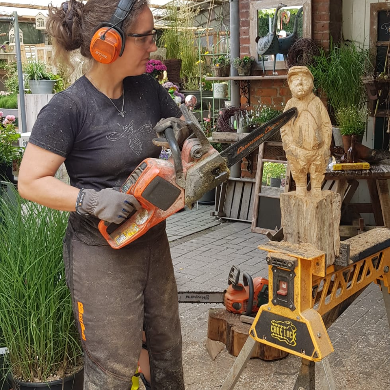 Profilbild Steffi Weilkiens Holzkunst Sägebiene